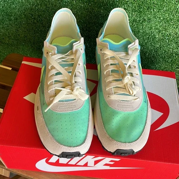 NIKE Men’s Waffle One Sneakers - Picture 5 of 6